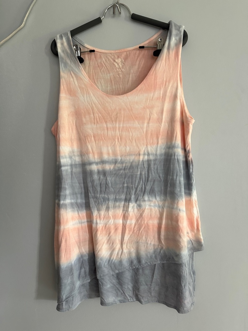 Sleeveless Tie-Dye Tank Top in Peach and Gray